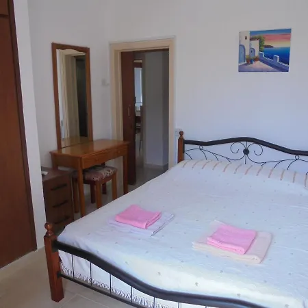 Niki Court Apartment Paphos