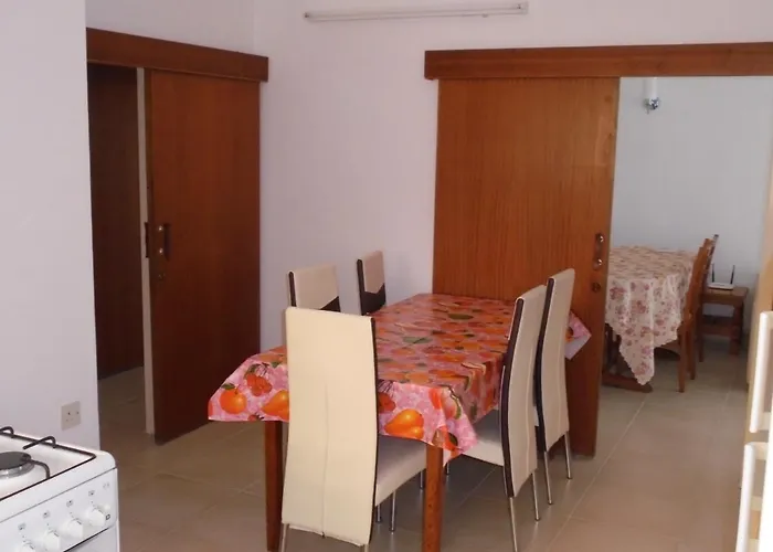 アパート Niki Court *