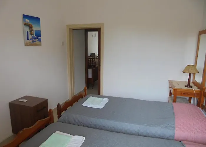 Niki Court 아파트 *