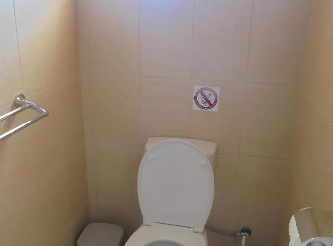 Niki Court アパート パ フォス