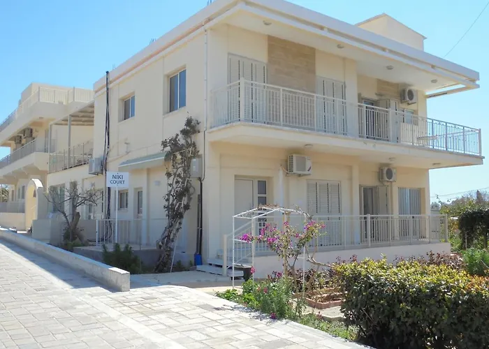 Niki Court * パ フォス