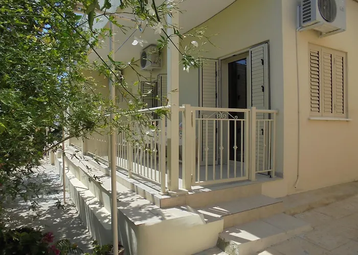 Niki Court パ フォス