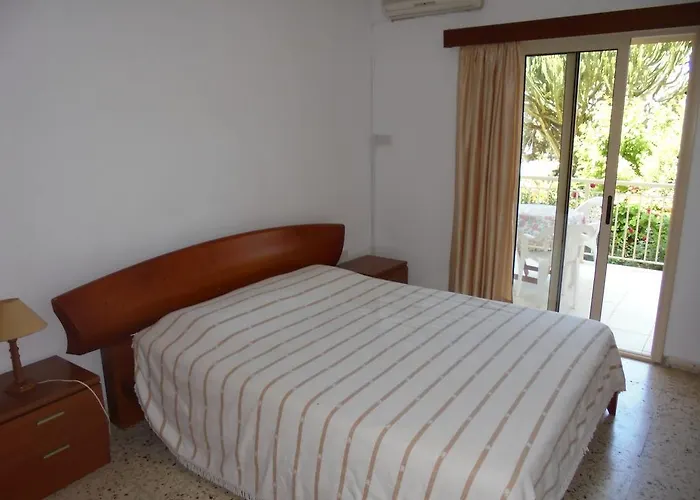 アパート Niki Court *