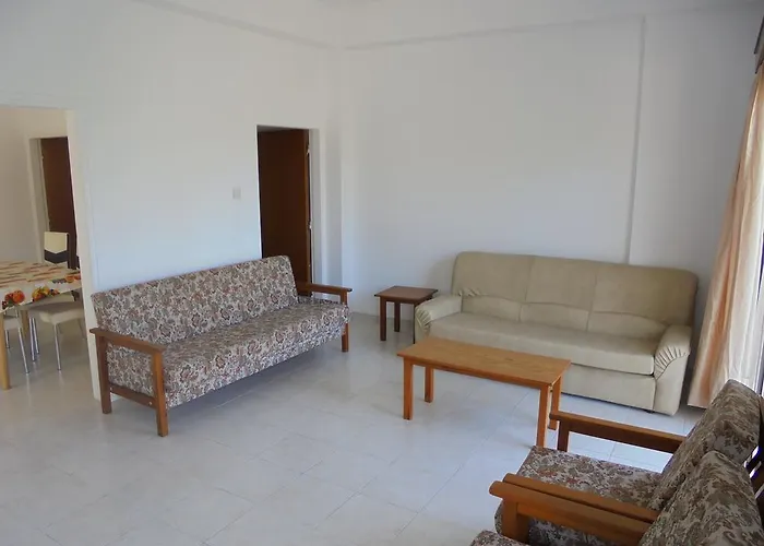 アパート Niki Court *