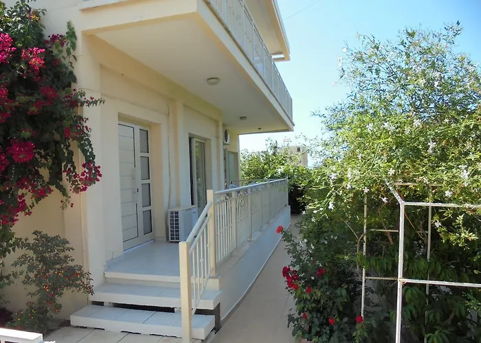 Niki Court パ フォス