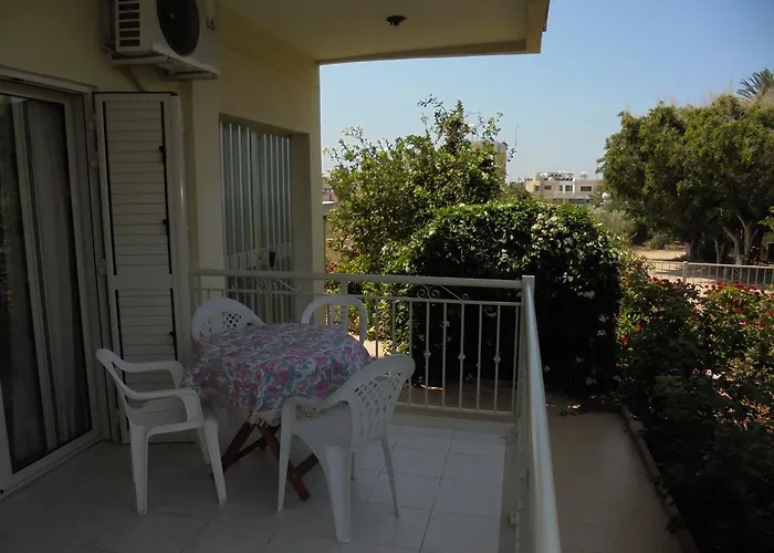 アパート Niki Court パ フォス