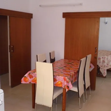 Apartament Niki Court *